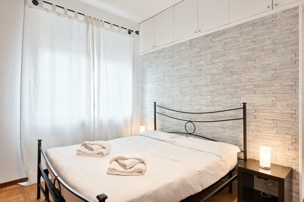 Lungo Dora With Balcony And Panoramic View Apartment